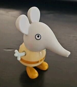 Peppa the Pig FRIEND EDMOND ELEPHANT Replacement 2" Figure Yellow Clothes